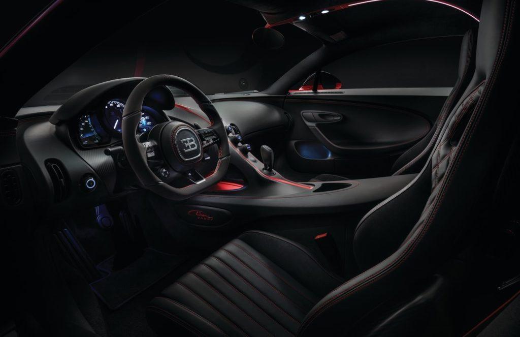 Interni della Bugatti Chiron Sport