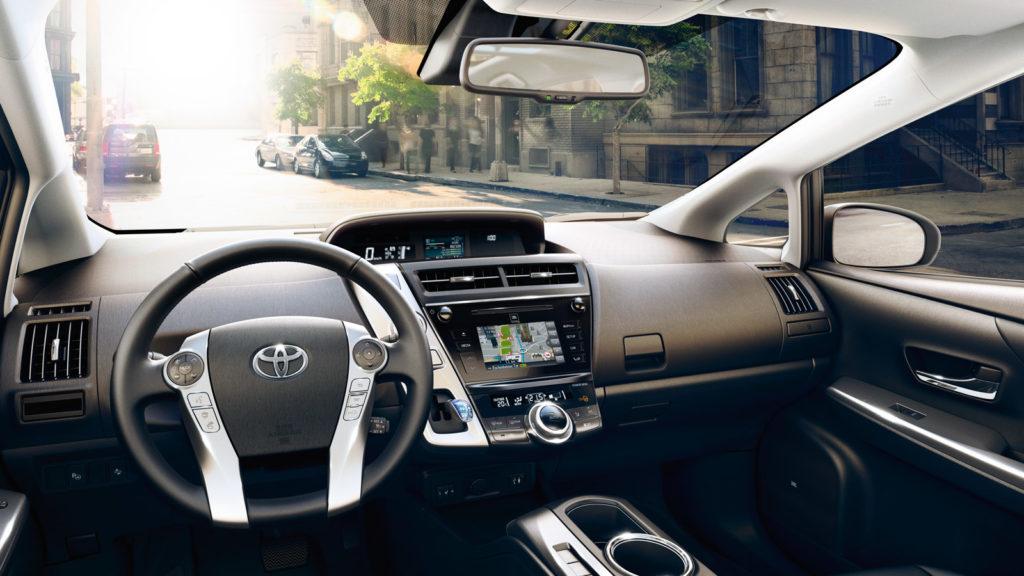 Interni della Toyota Prius+